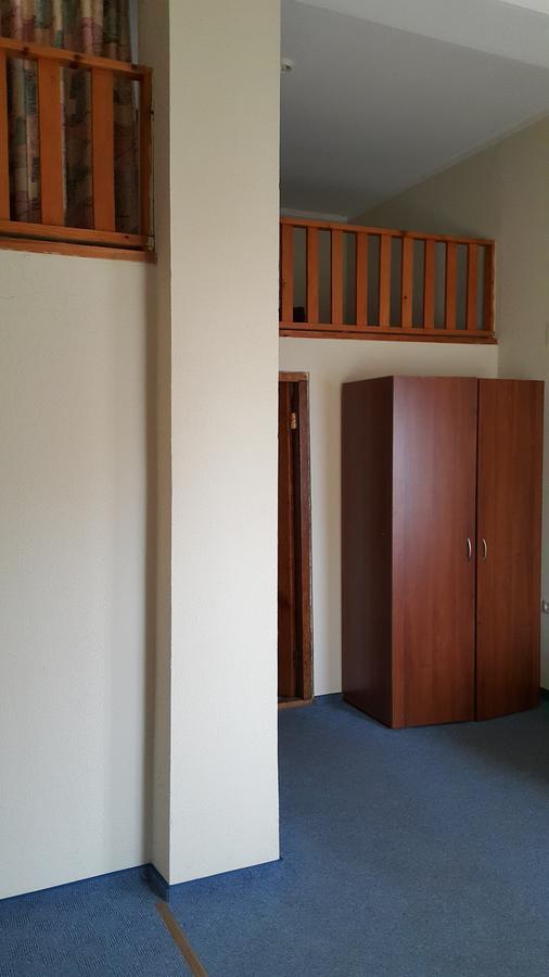 Samshit 555 Hotell Ochamchira Exteriör bild